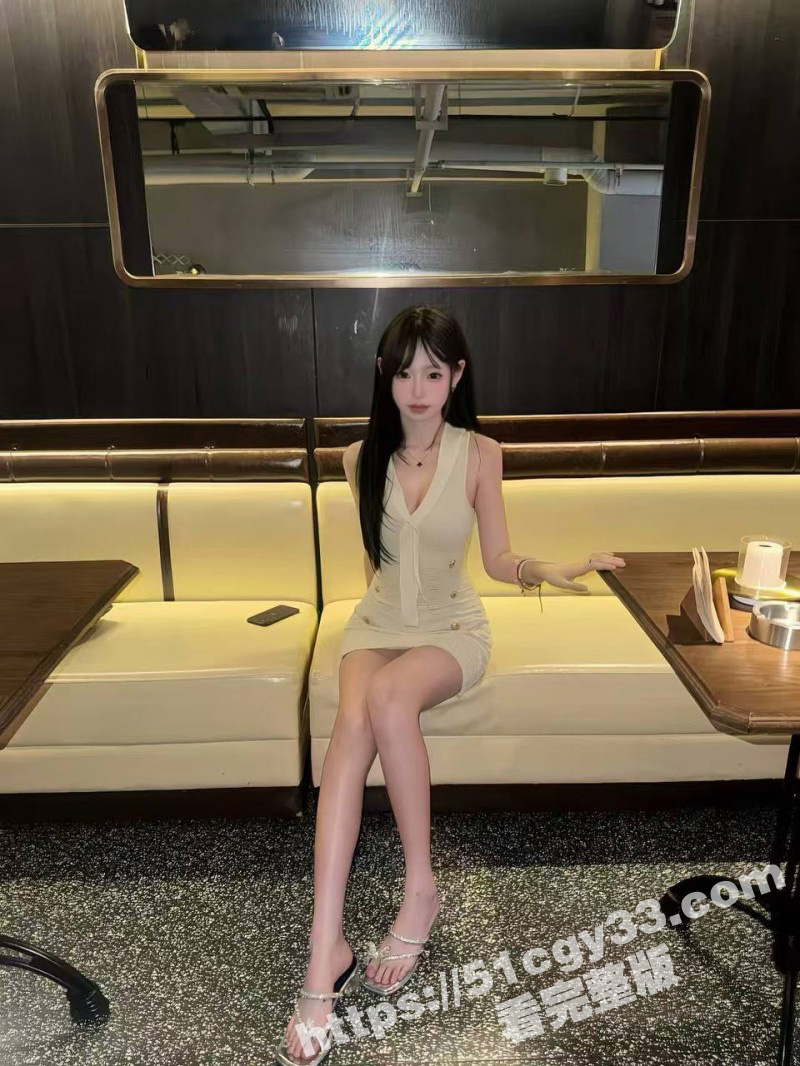 贵州铜仁坐台小妹赵欣琪厕所自慰失禁潮吹03