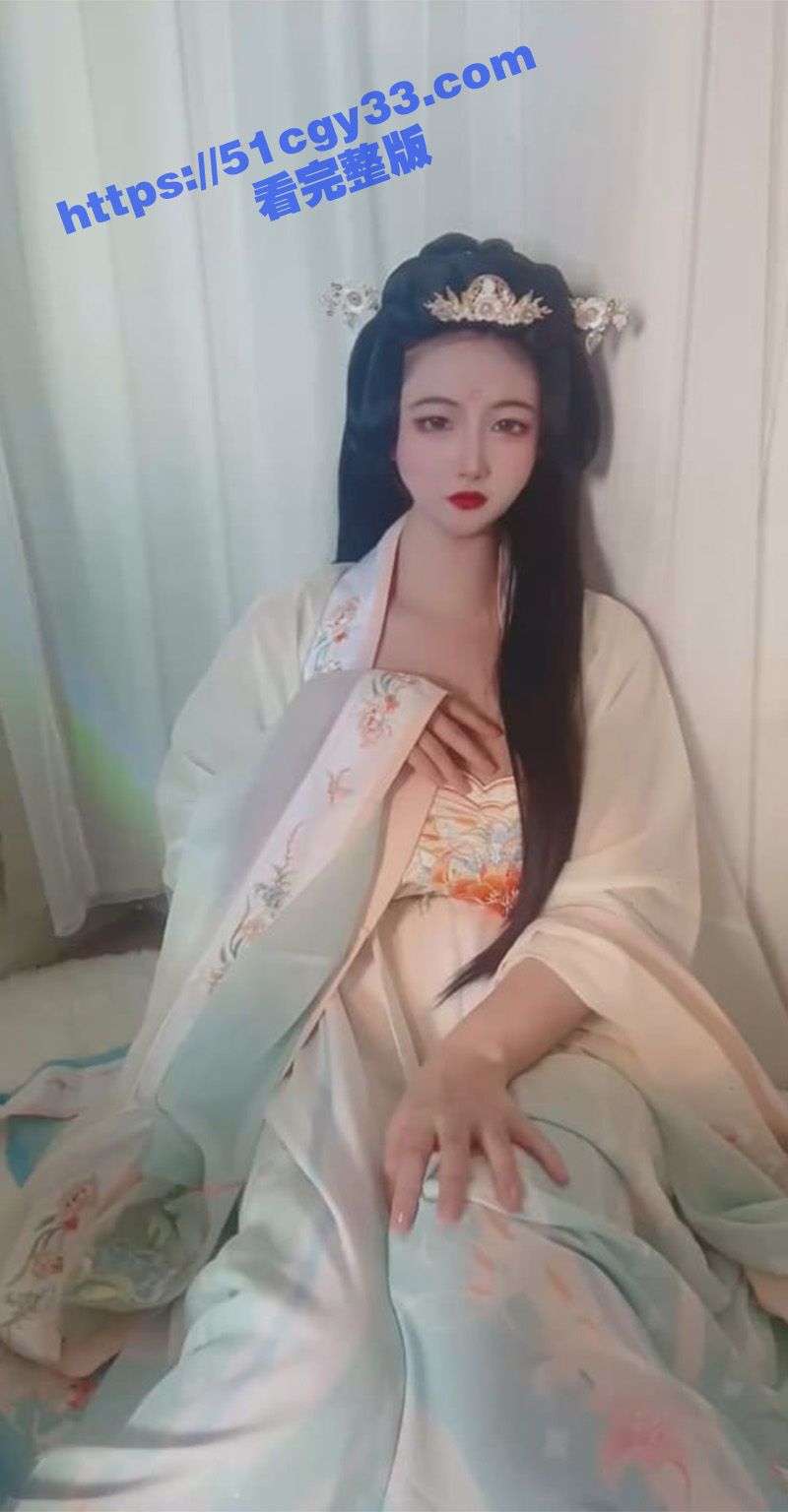 极品萝莉嫩妹 年年 古风装福利流出 跳蛋道具塞穴自慰 刺激到嘶吼淫叫 骚浪母狗本性暴露无疑！