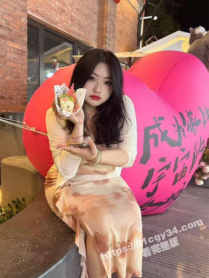 江浙沪高端外围女做爱视频流出 微胖体型丰乳肥臀 各种情趣装服务金主 后入骚穴臀浪翻滚 极致服务爽翻金主！