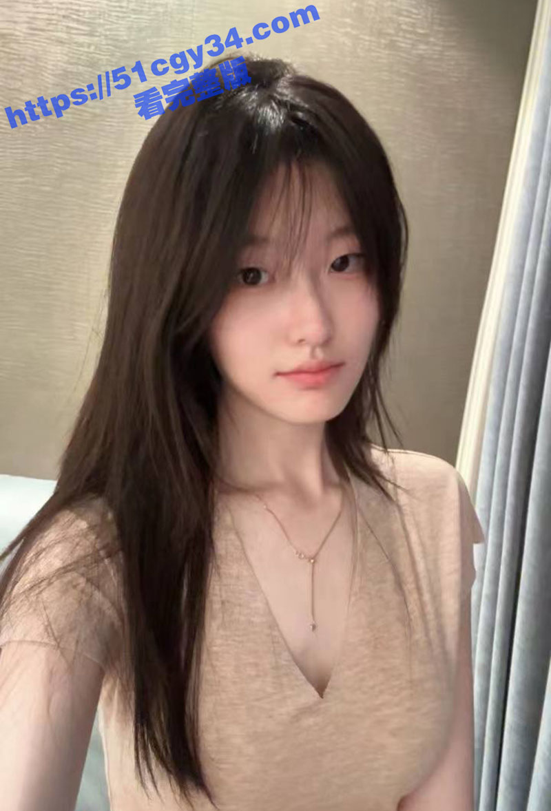 山西太原第二外语学校 王心瑶 不雅视频流出 在宿舍狂揉美乳 掰逼自慰 骚翻全网！