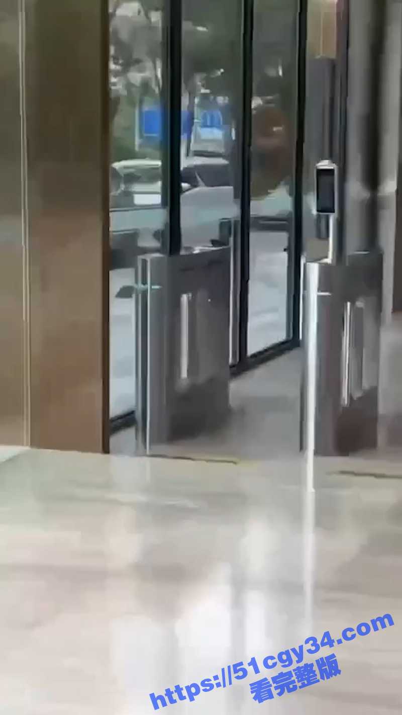 深圳龙华新龙大厦砍头视频（3）