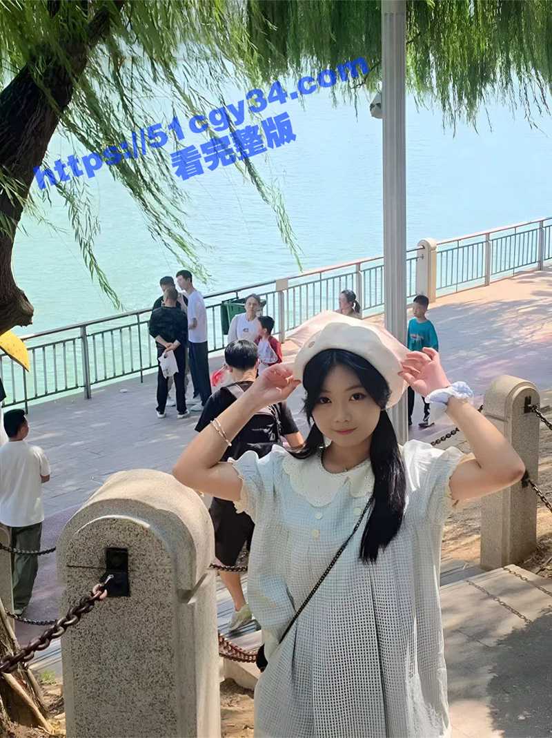 成都艺术学院 李冰雪 服务金主爸爸视频流出 拷贝