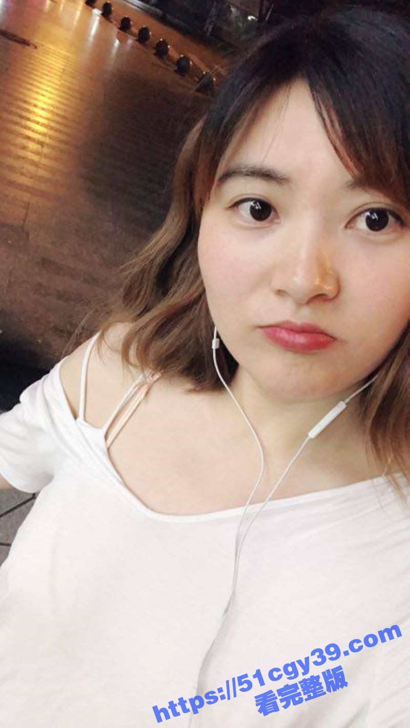 成都骚逼妞妞与网友裸聊自慰视频流出 2