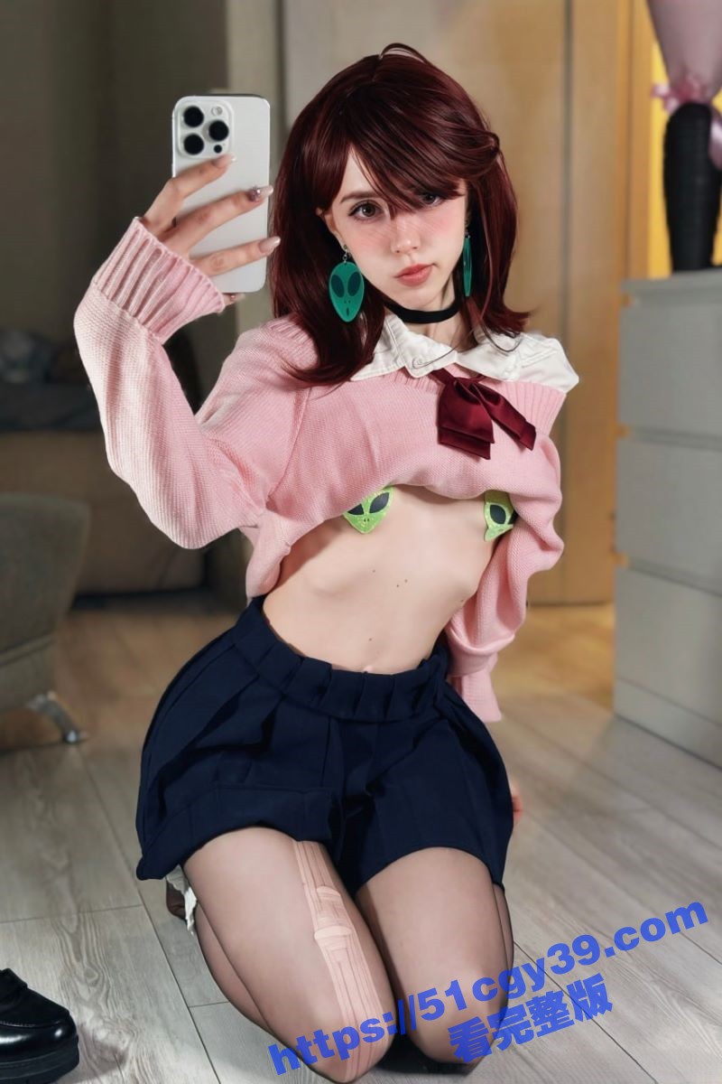 欧美顶级COS网黄poppygirl黑丝足交幻龙自慰 5