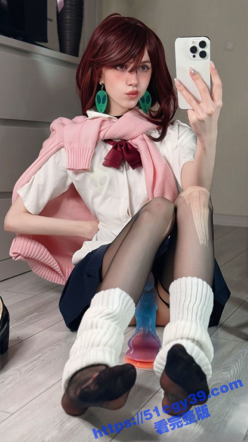 欧美顶级COS网黄poppygirl黑丝足交幻龙自慰 8