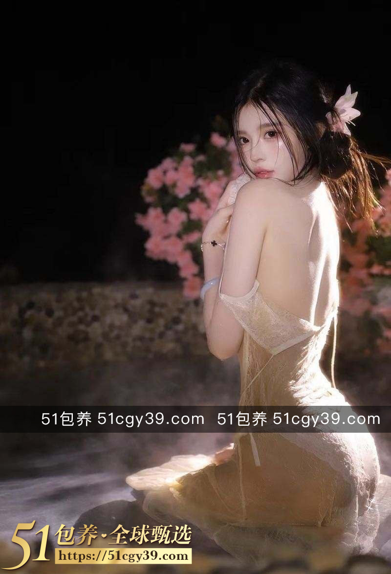 51包养 高端外围 | W1NJ061511 南京绝美容颜自媒体博主 冷白皮天鹅颈漫画腿 质量保真 假一罚十