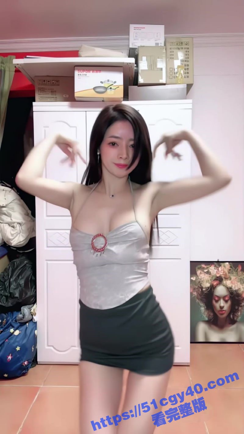 极品主播 星星碎了 直播裸舞 热舞中扳开胸罩巨乳弹跳 完美融合性感与挑逗 诱惑十足！