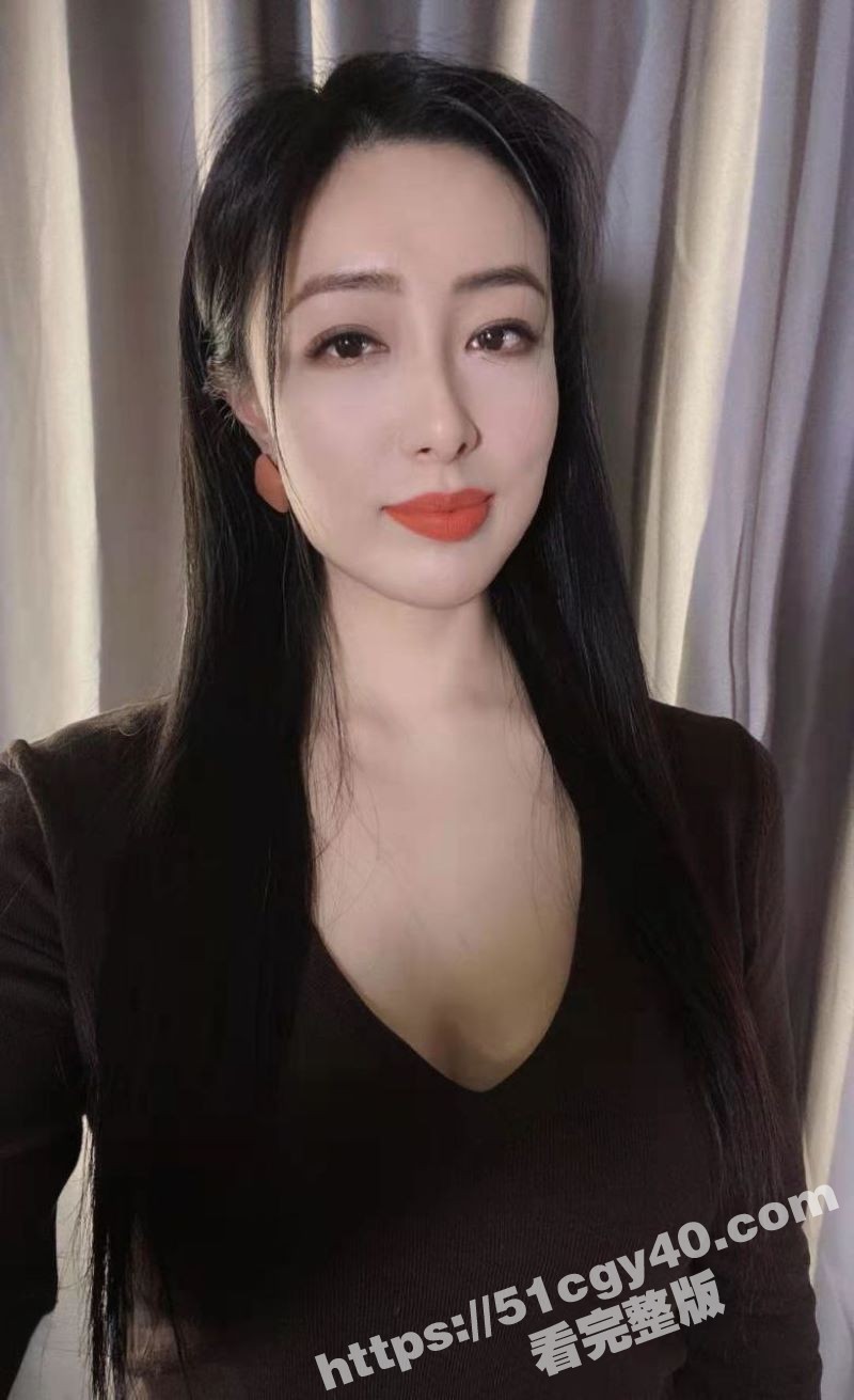 高颜值人妻少妇自拍性爱流出！清纯良家露脸自慰 口技一流 翘臀被大屌猛操！