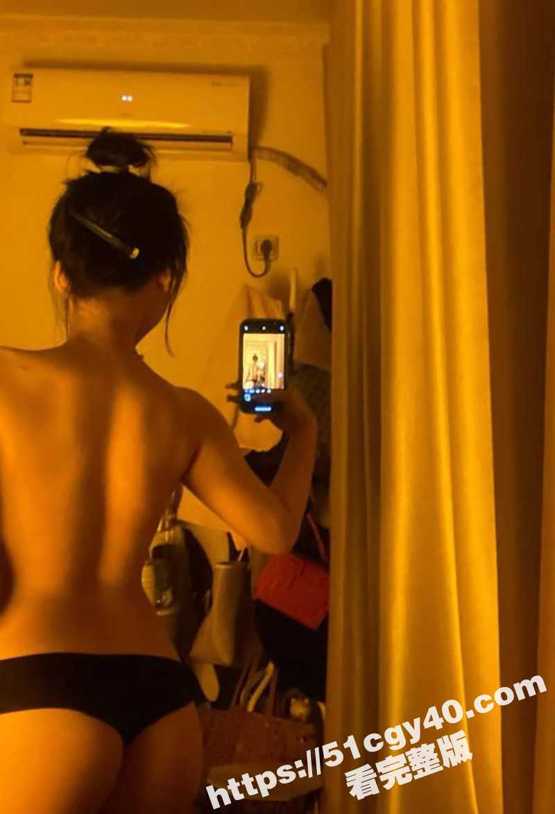 广西钦州市健身私教黄翘翘不雅视频曝光9拷贝