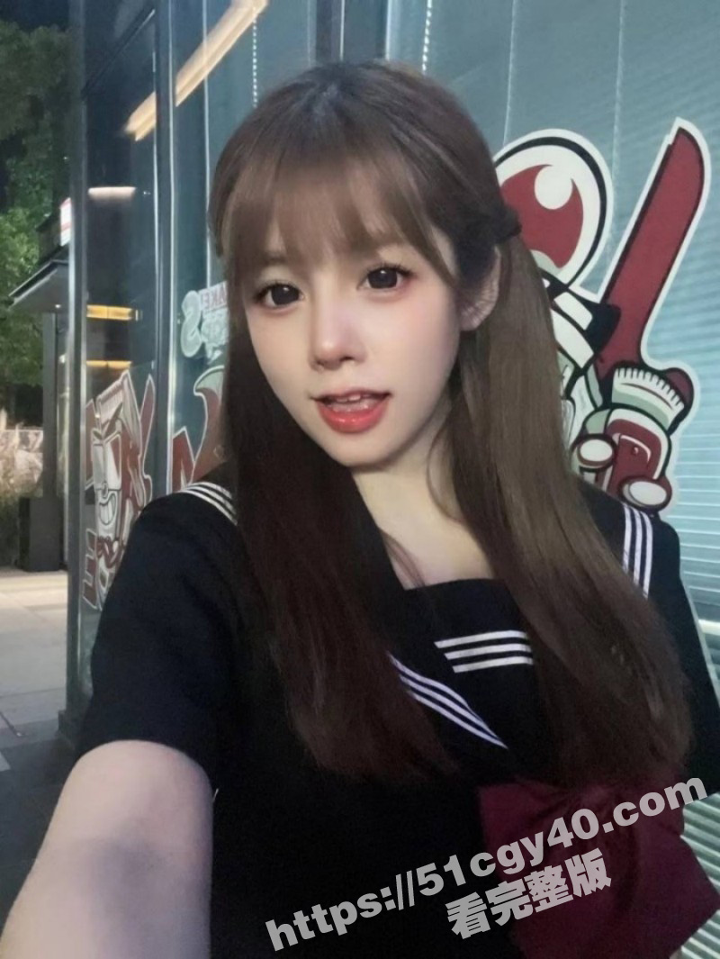 海角新晋大神 朋友的妹妹 第一次去朋友家 就被JK嫩妹露臀色诱 欲火攻心猛撞白虎蜜穴！