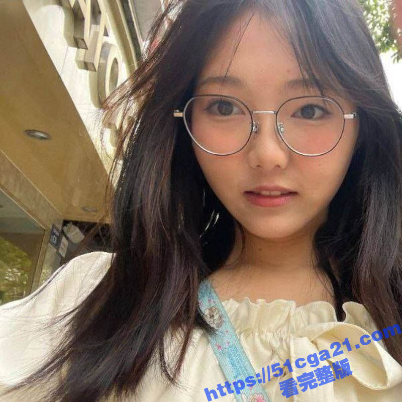 清纯学生妹白天上课晚上变小母狗 露奶性爱视频流出 淫荡反差震撼曝光！