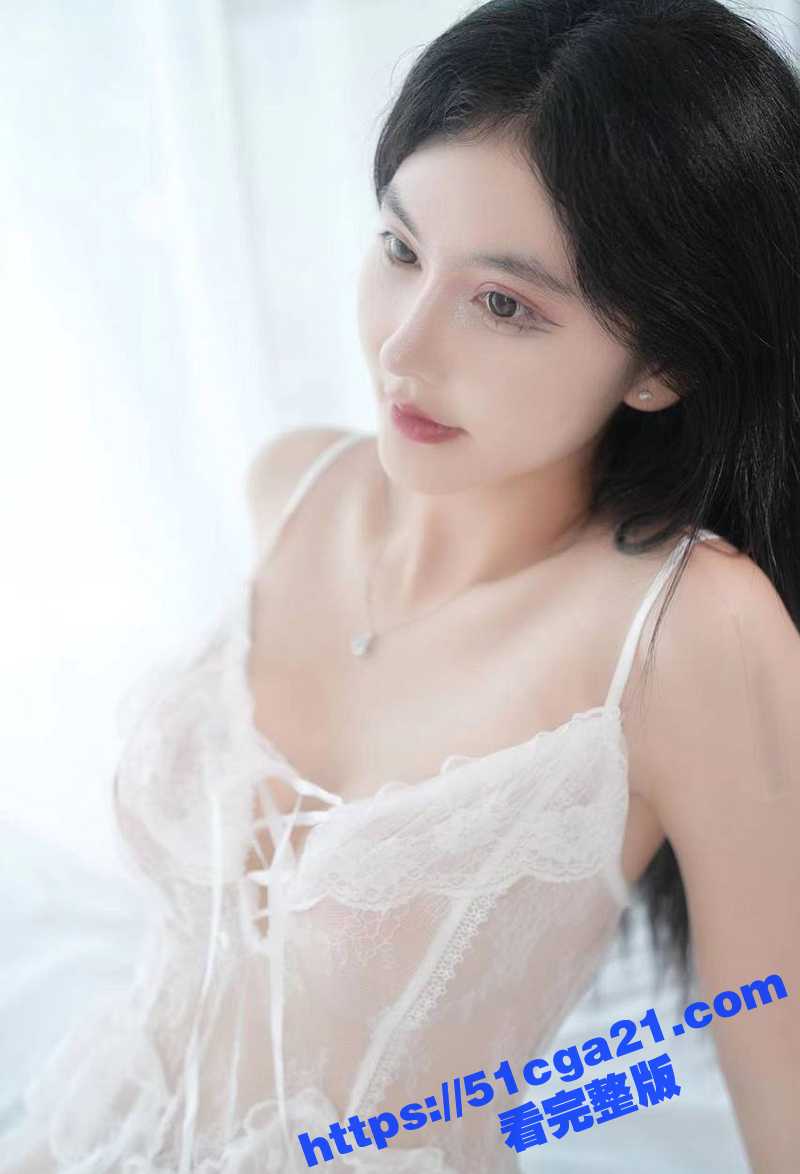 北京名媛 王佳佳 大量不雅视频流出 超美尤物竟是金主专属母狗 露脸舔屌无套被操 反差淫娃骚出天际！