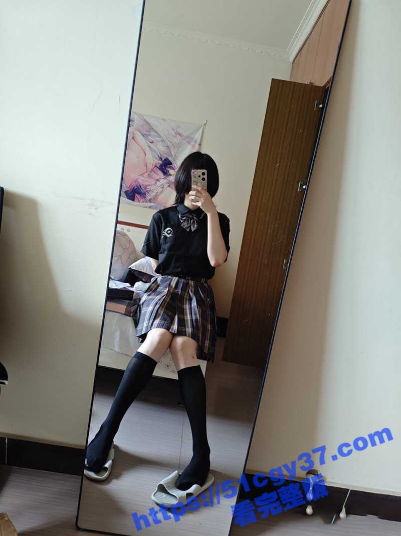 推特伪娘 竟用刀片把睾丸割下 然后油炸吃掉 这波操作震惊全网 这绝对是个狠人啊！