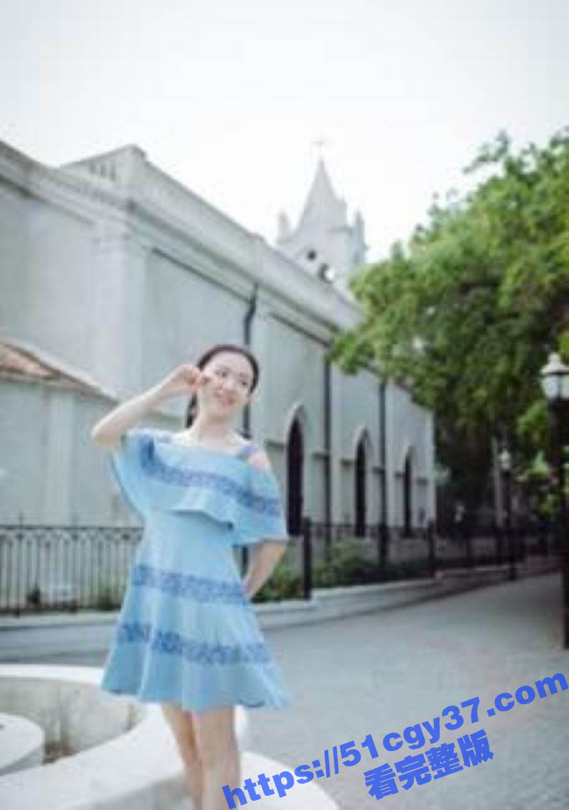 反差熟女少妇边打游戏边做爱 2