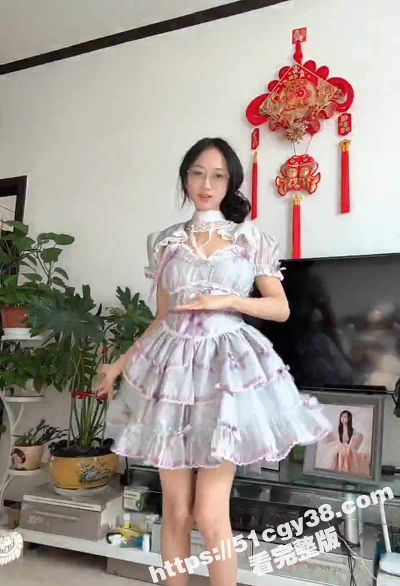 抖音网红温柔馨馨6眼镜反差婊偷情私拍曝光7拷贝