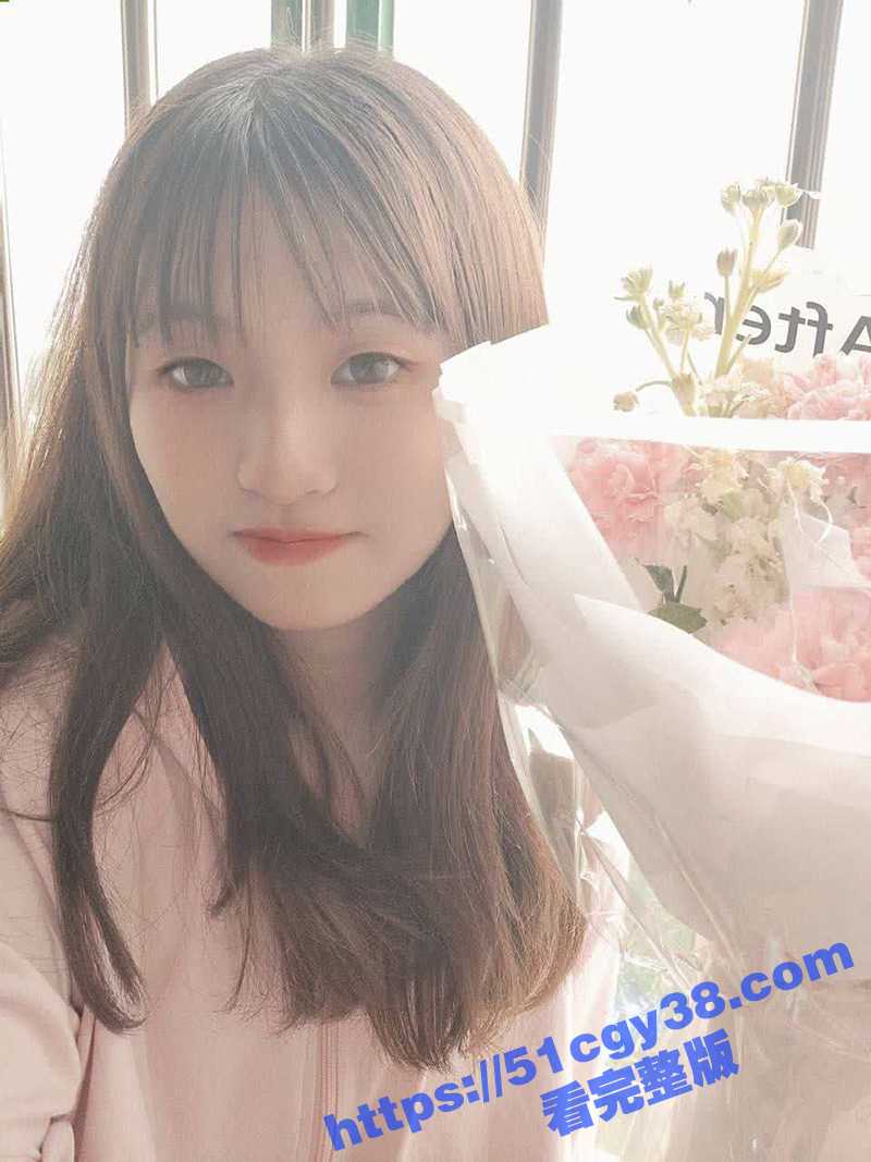 女大学生嫩妹车震（3）