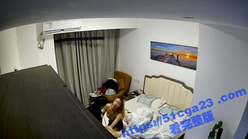 大奶子拉拉美女喝完酒发骚 2