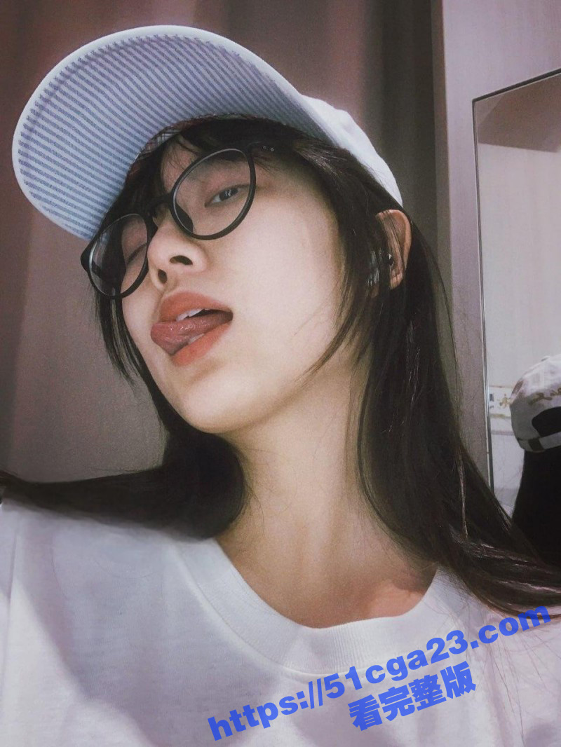 抖音网红 卯哥 相声演员的自我修养 由黄转绿后再曝私拍 肥美蜜臀依旧诱惑至极！