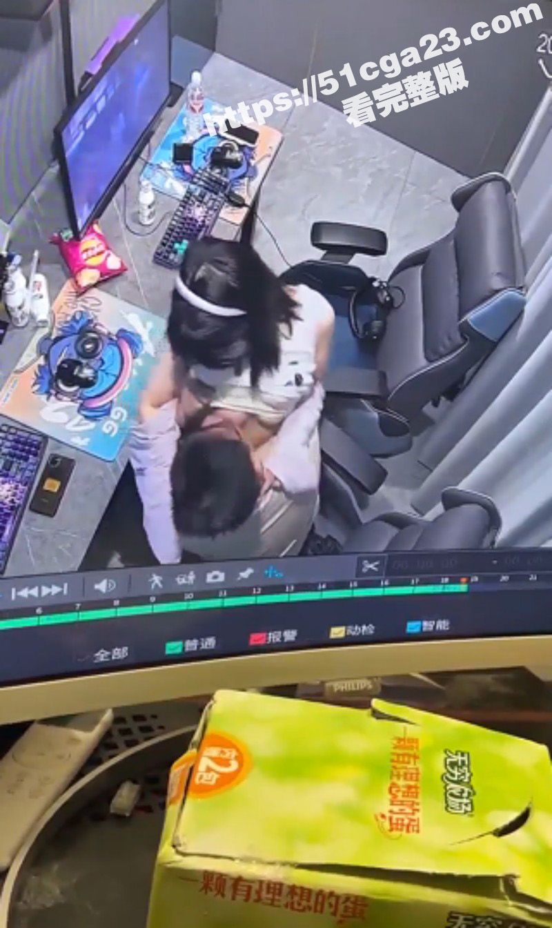 狗男女网吧包间做爱被偷拍03
