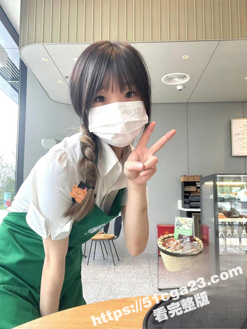 超清纯贫乳学生妹 短裙白袜教室上演激情自慰 道具插穴淫水流淌 美腿M形状下贱至极！