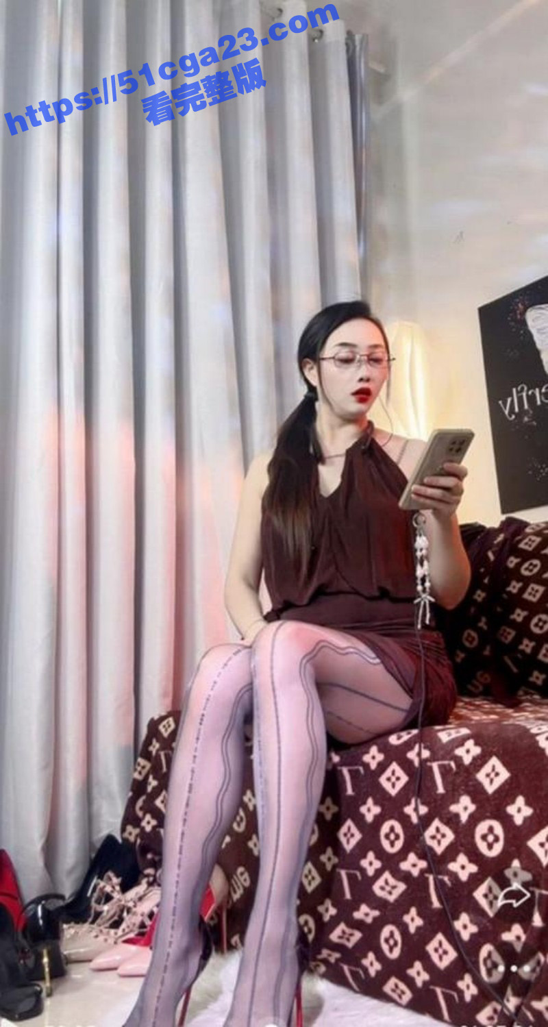 快手美腿人妻紫韵定制福利合集02