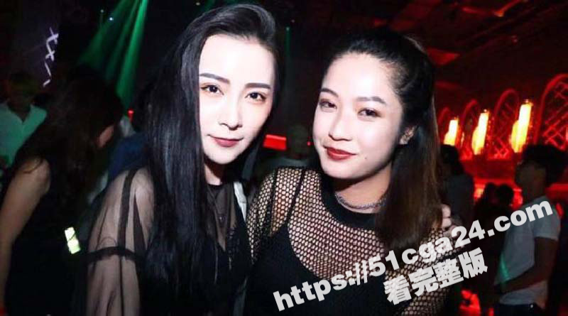 新加坡花店老板娘 3Babeyiyi 偷情约炮视频流出 口爆颜射啪啪全记录 骚穴被灌满浓精！