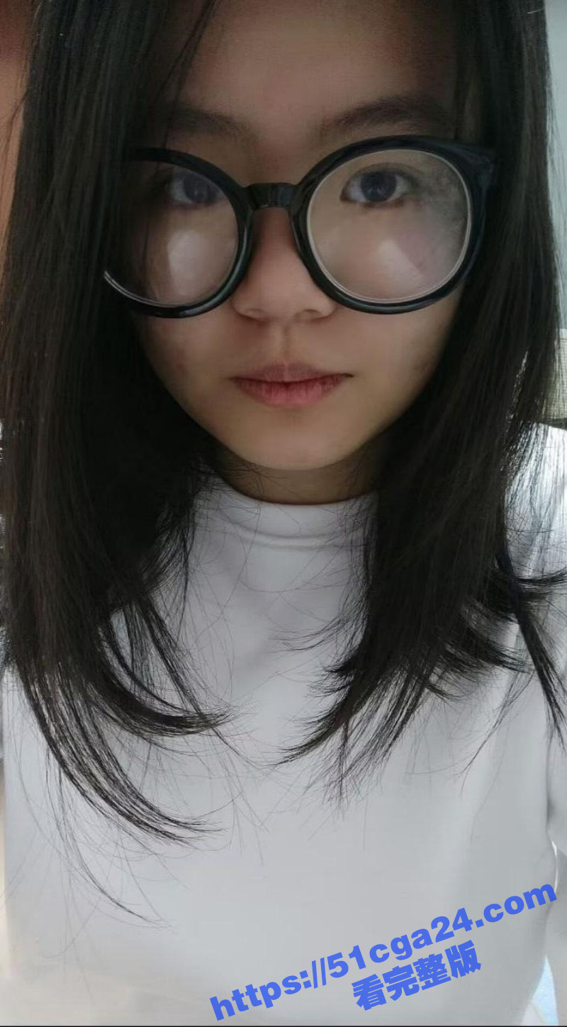 江苏苏州性瘾母犬 周丽娟 痴迷被主人网上调教 水瓶接尿自产自销 大口猛灌一饮而尽！