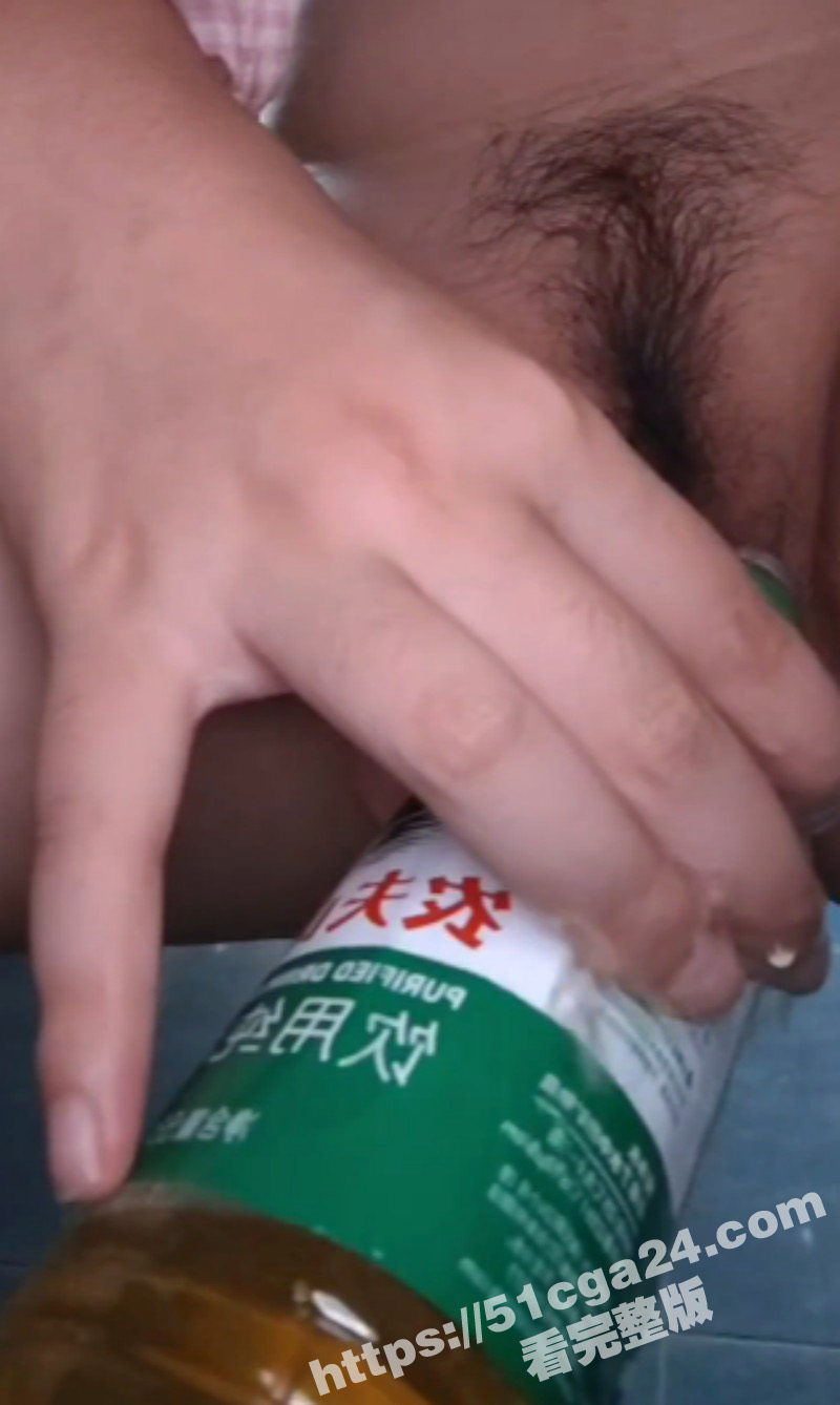 江苏苏州周丽娟接尿喝尿视频07