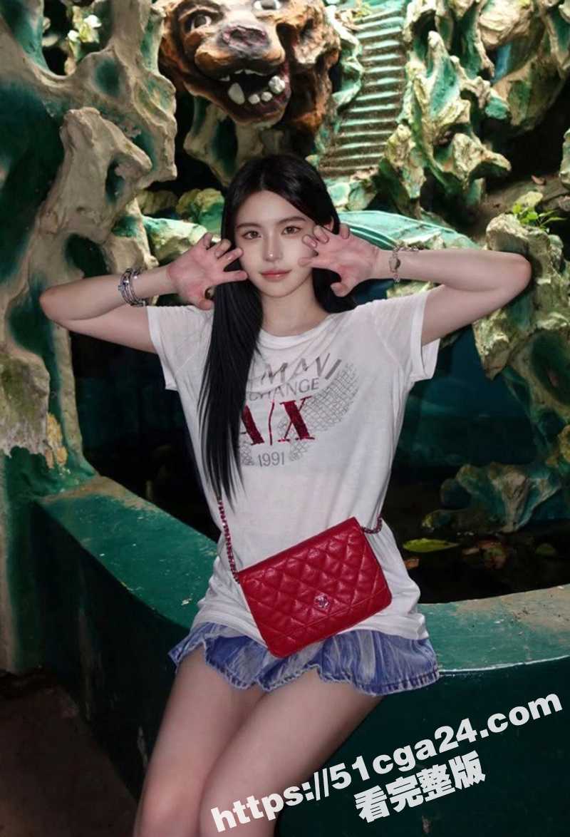 马来西亚高颜值美女潘纬倩不雅视频流出5拷贝