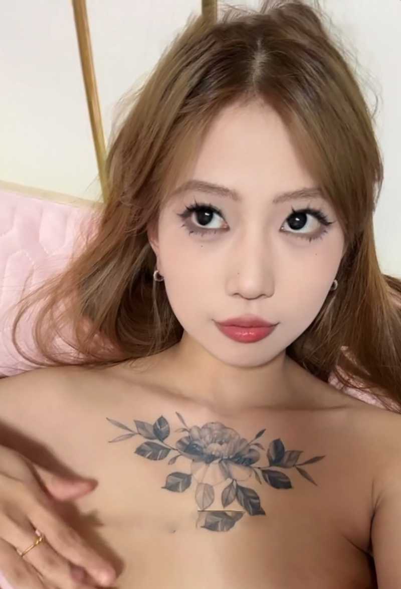 快手美女主播D跟榜一大哥裸聊视频流出 6