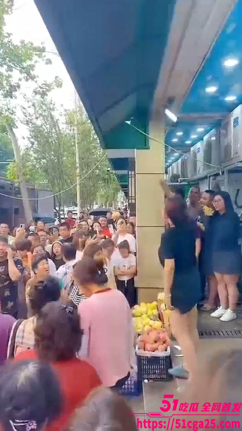 老板儿子出轨女主播公公抹黑儿媳 4