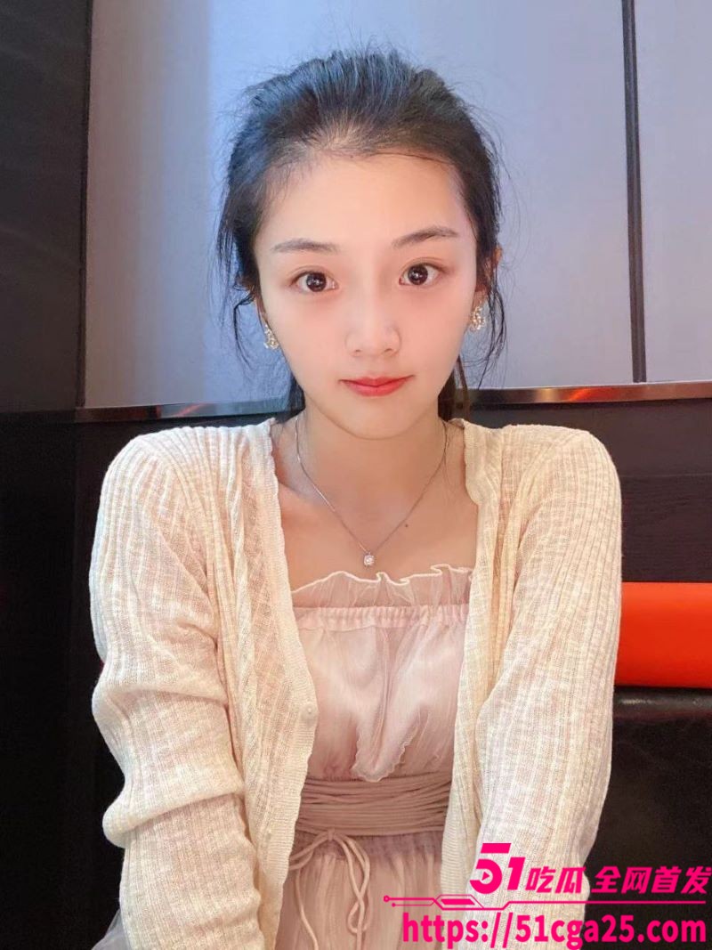 反差学生妹 瑶瑶 给男友私拍福利流出 精致面容露脸口交 娇嫩身躯站立自慰 淫荡十足！
