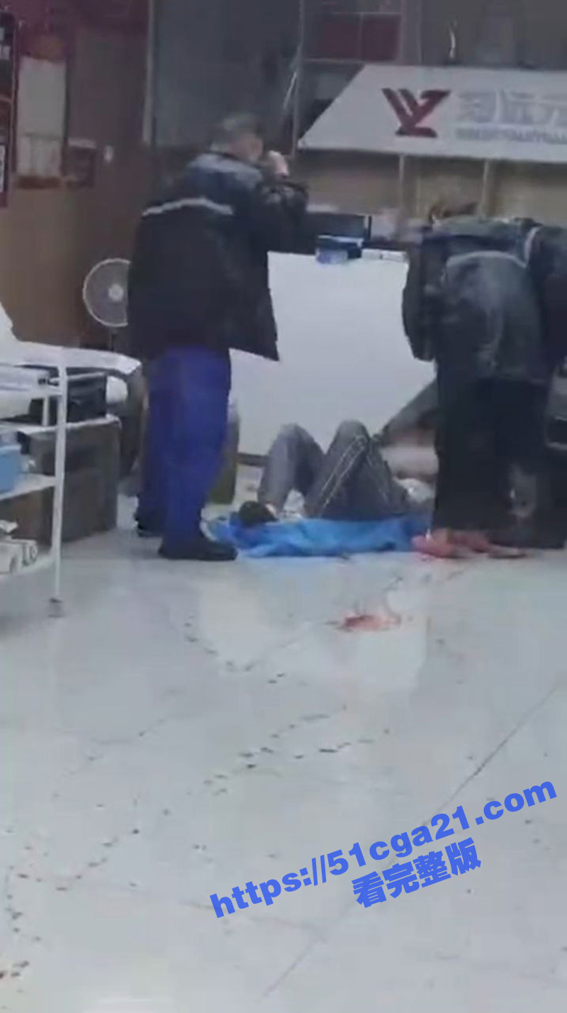 武汉郑远元修脚店门口持刀伤人（5）