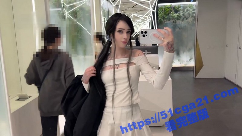 Pinkloving在商场的试衣间肛交自慰 2