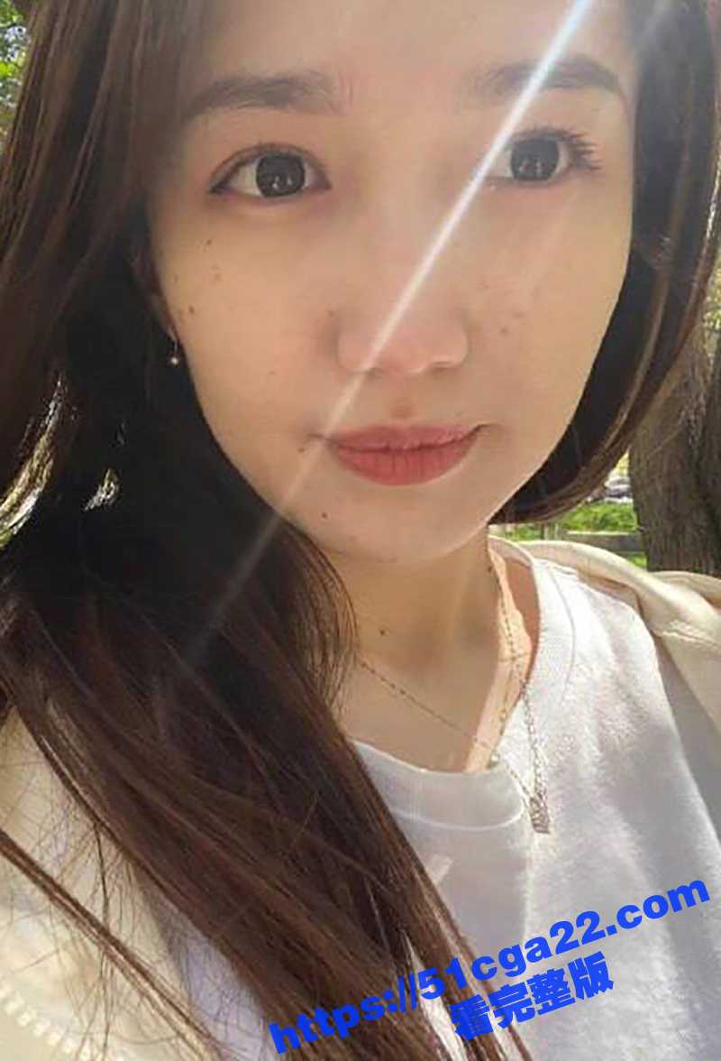 新疆绿帽男贡献极品女友做爱视频 绝美尤物撅臀被后入狂操 跳蛋玩穴刺激阴蒂 淫液狂喷！