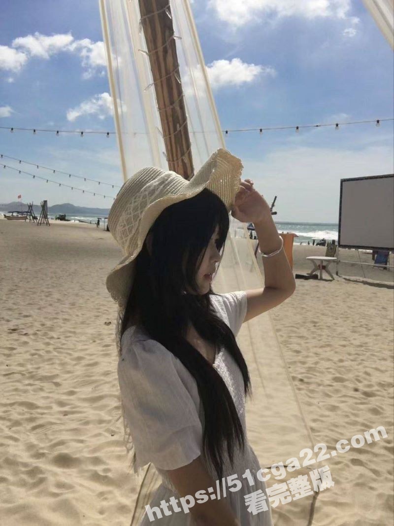 极品双马尾大学生露脸裸拍视频流出！大奶子自慰抠逼 淫水狂流可爱又骚气！