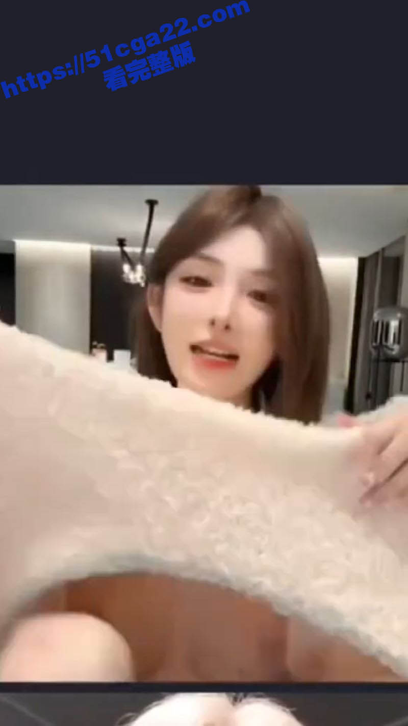 抖音近600万粉丝网红若琳pepper直播时漏点 7