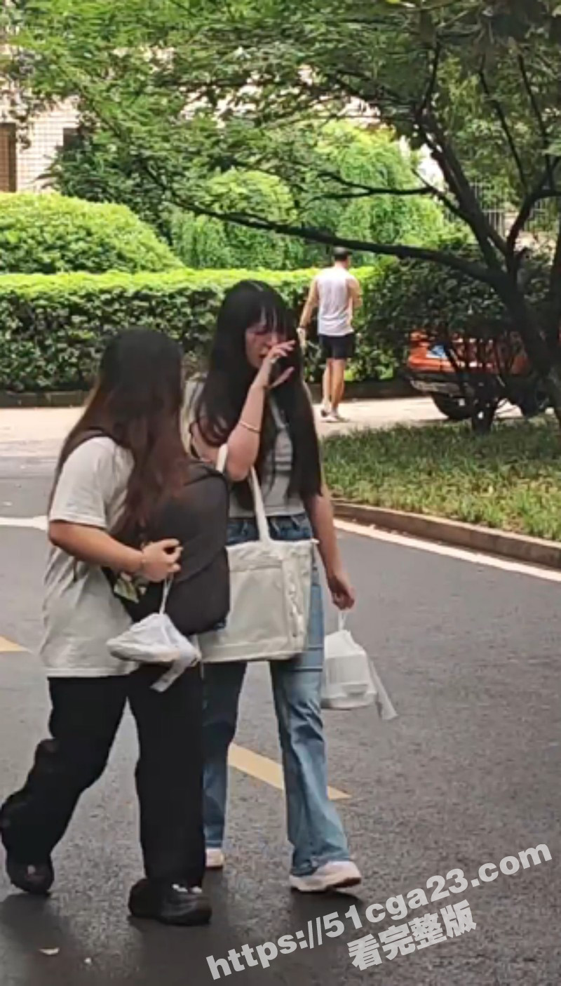 湖南长沙某大学疯子捅人事件08