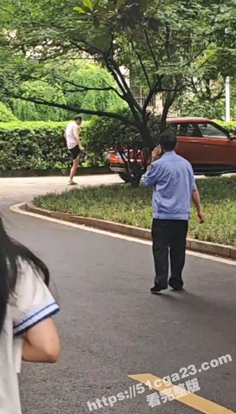 湖南长沙某大学疯子捅人事件07
