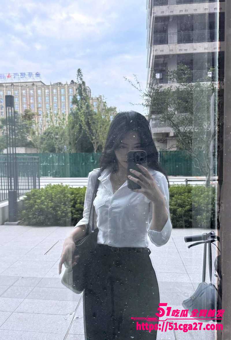 95后清纯律师妹子竟相关图片
