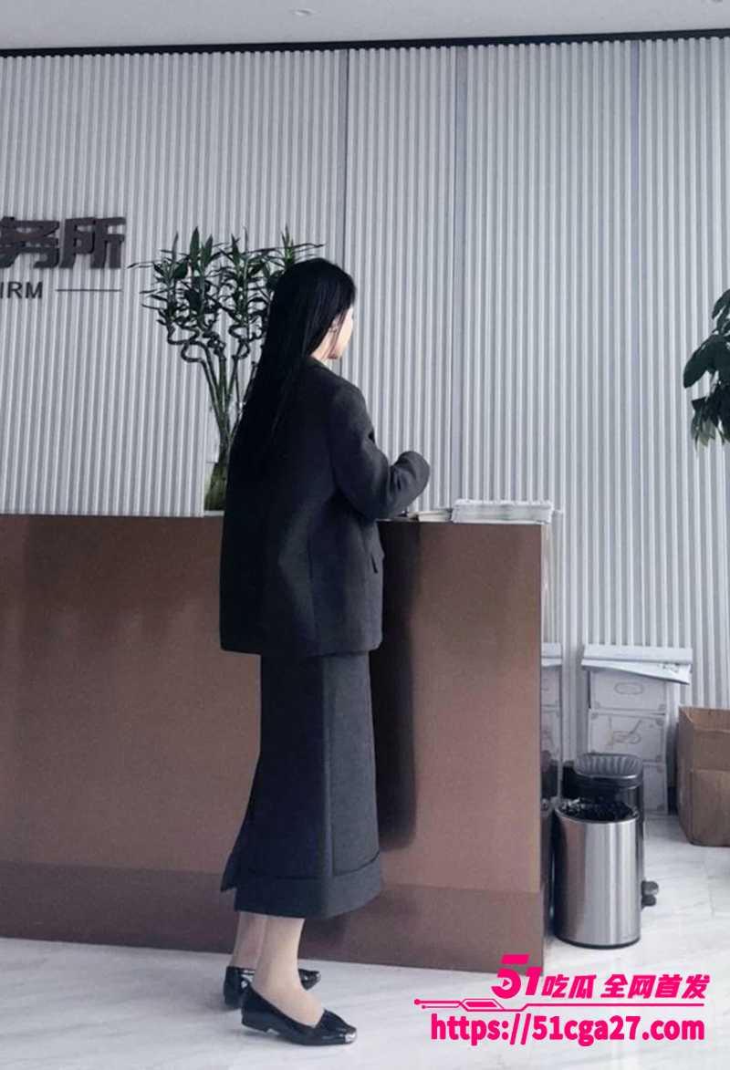 95后清纯律师妹子竟相关图片