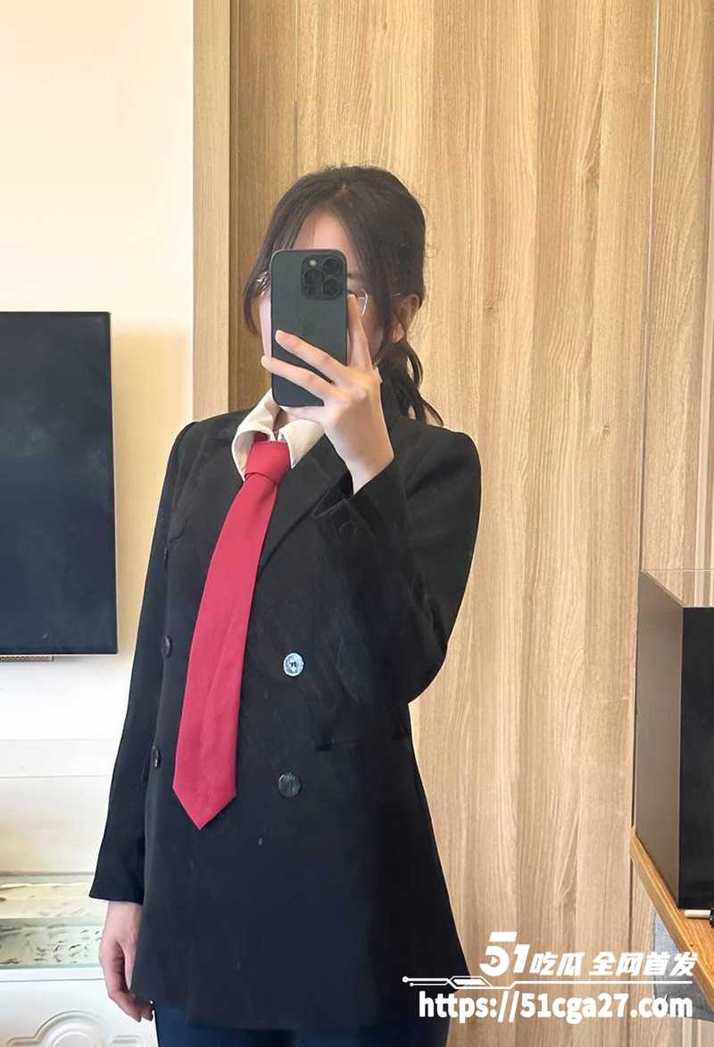 95后清纯律师妹子竟相关图片