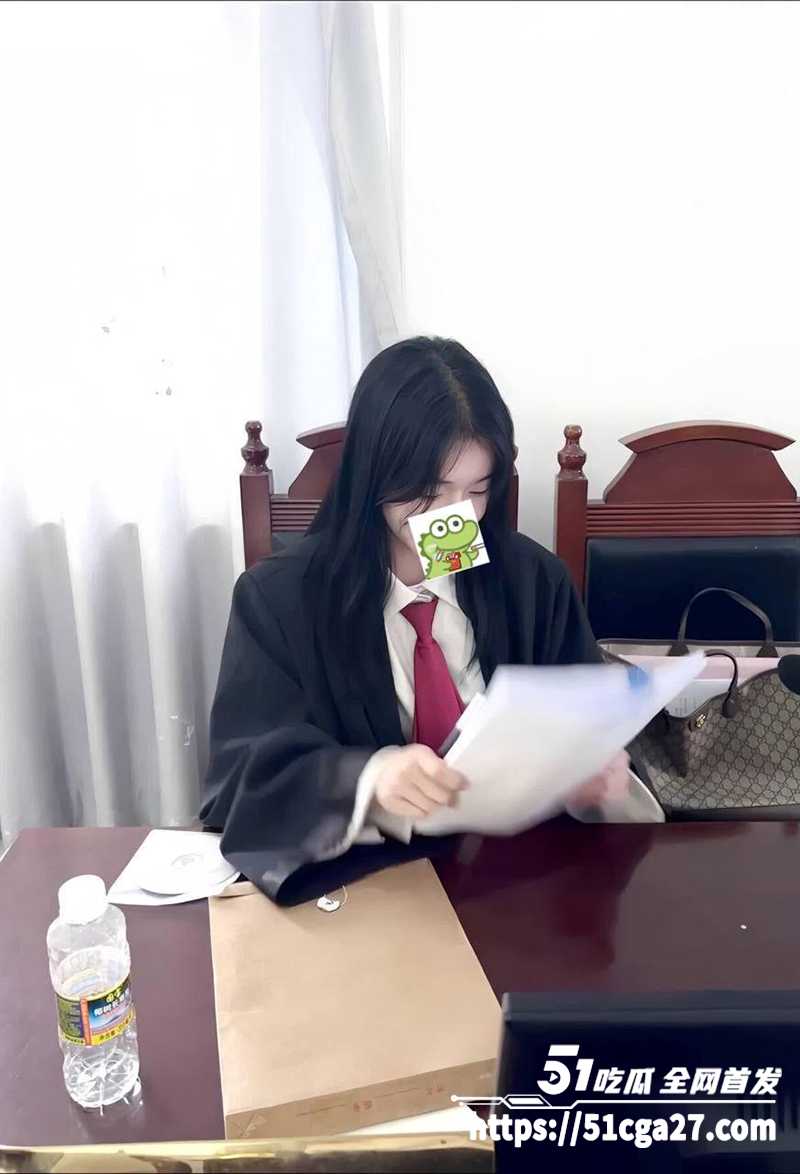 95后清纯律师妹子竟相关图片
