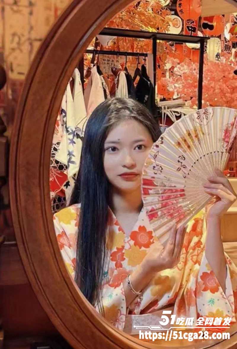 江西科技学院英语老师 李诗绾 约炮视频曝光 文静美女私下超淫骚 被抱起悬空猛操无比带劲！