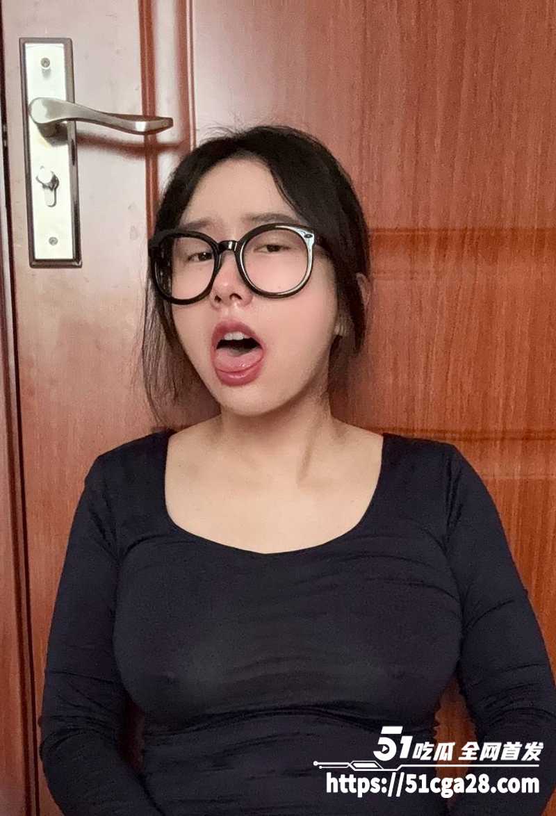 坦克熟女偷情视频流出相关图片