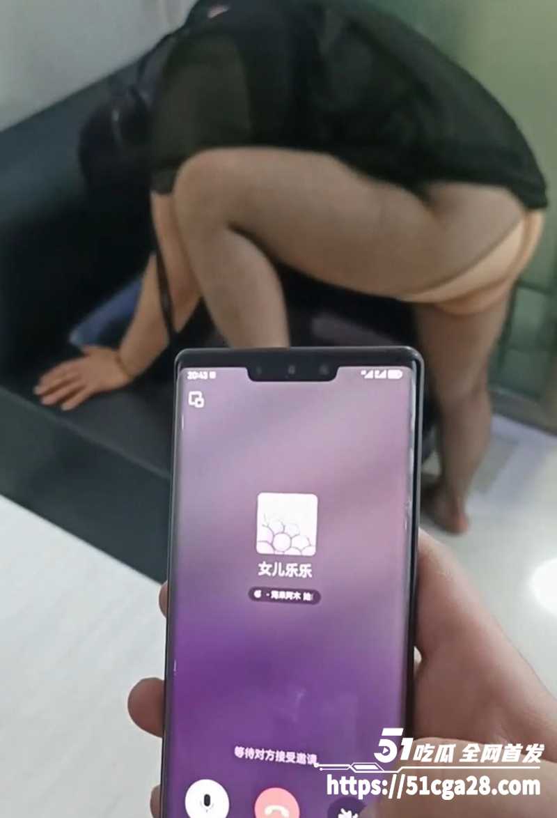 坦克熟女偷情视频流出相关图片