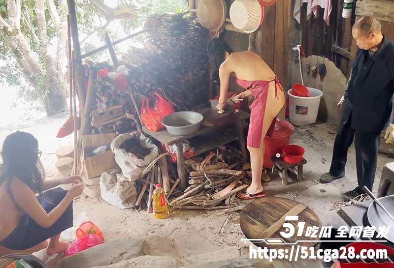 户外露出主播 Cik相关图片