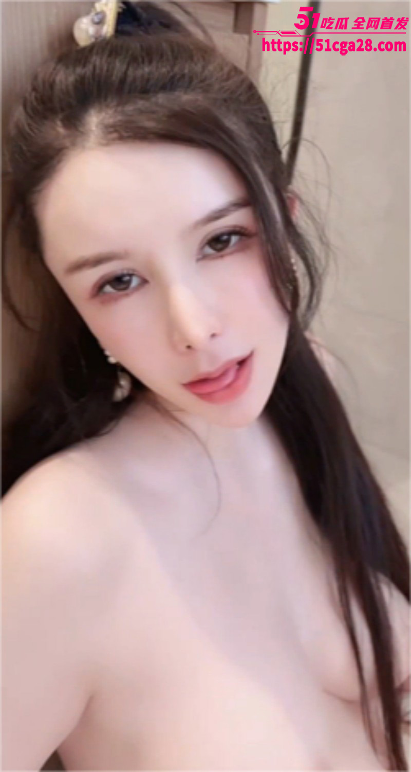 秀人网高人气嫩模 潘娇娇 李丽莎 强强联手化身淫娃 上演双头龙磨豆腐女同大戏！