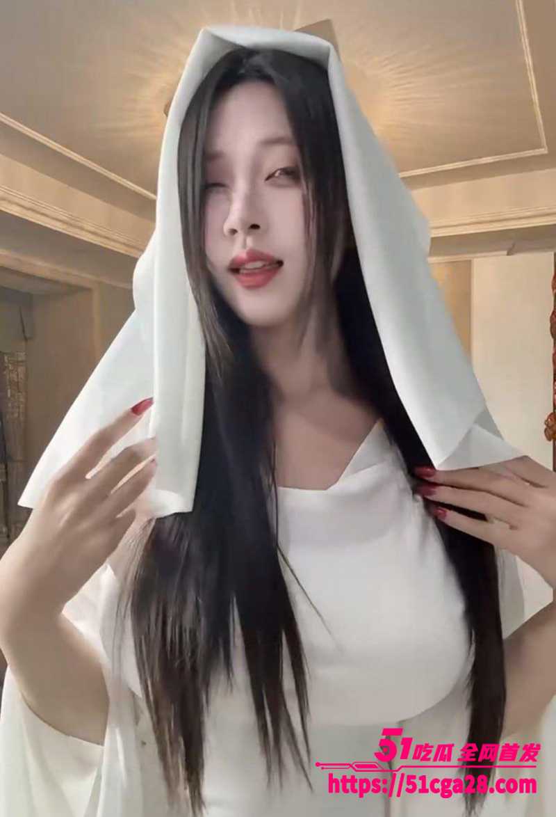 巨乳福利姬 鹅鹅 土豪定制情色视频流出！翘臀大奶子身材炸裂 猫女郎到小恶魔 各种造型尺度大到爆表！