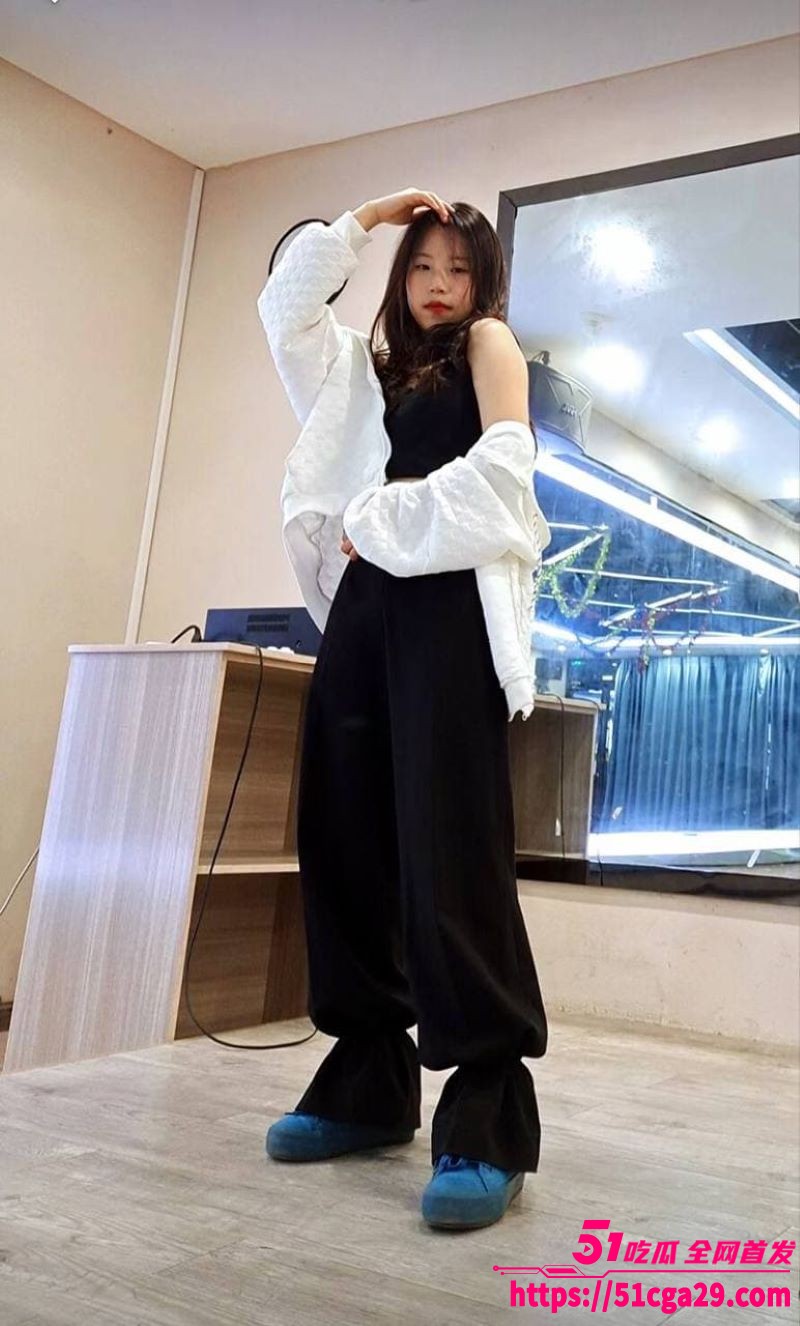 辽宁大学舞蹈生 李玉相关图片